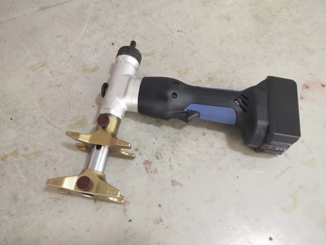 أداة سباكة تعمل بالبطارية عالي - مراجعة Power Quality Tools وسعره